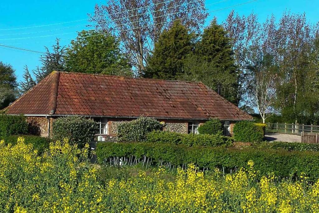 The Stables, Relax In 5 Star Style And Comfort With Lovely Walks All Around Maplestead Exterior photo