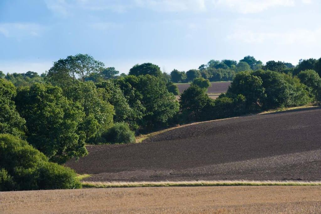 The Stables, Relax In 5 Star Style And Comfort With Lovely Walks All Around Maplestead Exterior photo